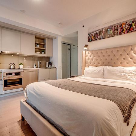 Modern Suite On Peter St - City View 토론토 외부 사진