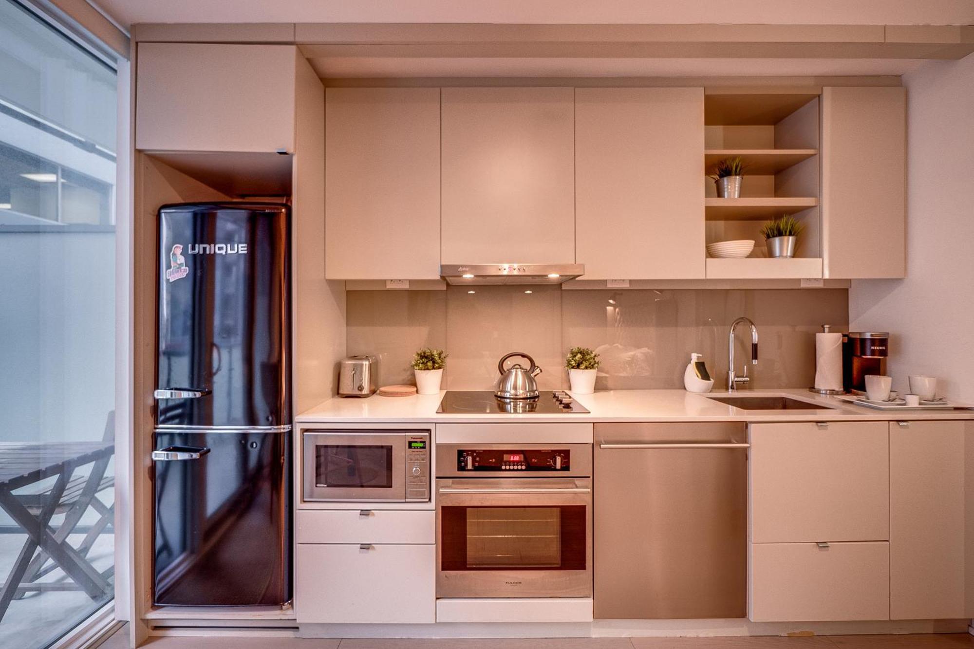 Modern Suite On Peter St - City View 토론토 외부 사진