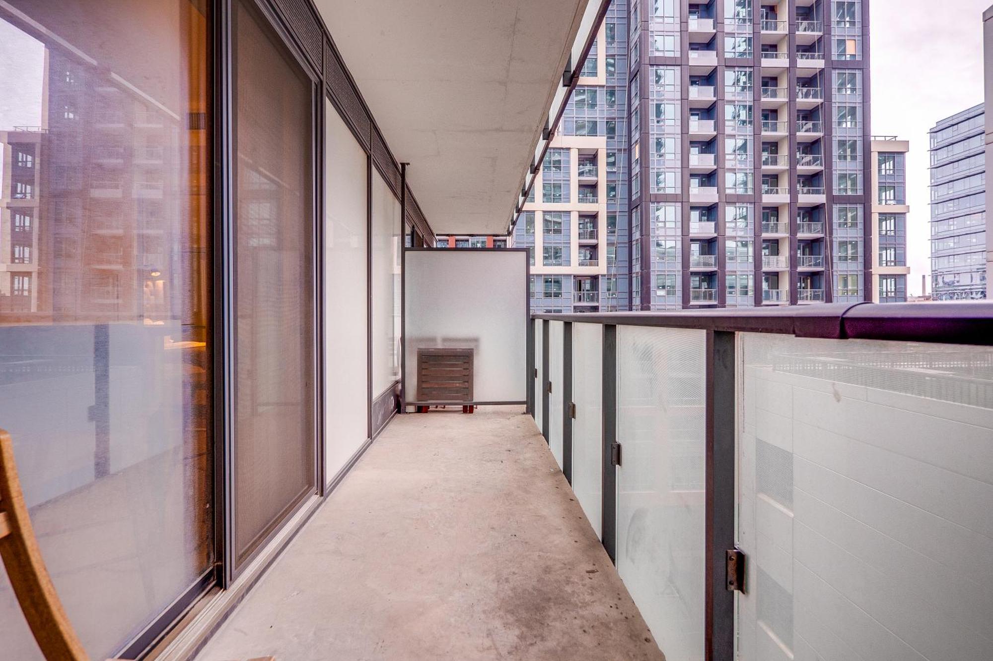 Modern Suite On Peter St - City View 토론토 외부 사진